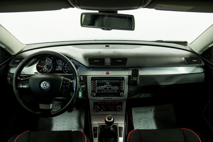 Продажа Volkswagen Passat B6 2.0 MT (170 л.с.) 2005 Синий в Автодом