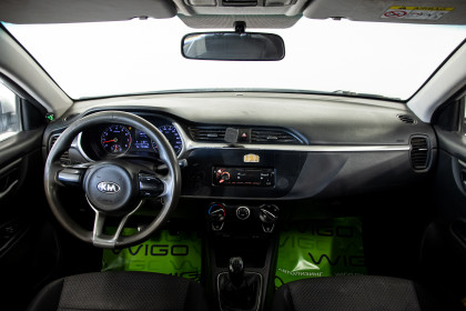 Продажа Kia Rio IV Рестайлинг 1.4 MT (100 л.с.) 2021 Серебристый в Автодом