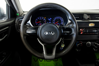Продажа Kia Rio IV Рестайлинг 1.4 MT (100 л.с.) 2021 Серебристый в Автодом