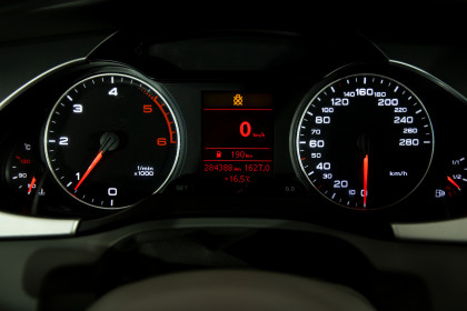 Продажа Audi A4 IV (B8) 2.0 MT (143 л.с.) 2009 Серый в Автодом