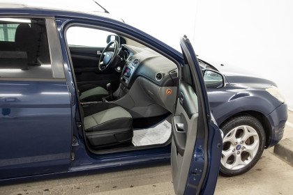 Продажа Ford Focus II Рестайлинг 1.4 MT (80 л.с.) 2011 Синий в Автодом