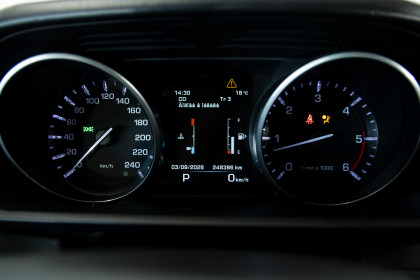 Продажа Land Rover Range Rover Sport II 3.0 AT (258 л.с.) 2014 Белый в Автодом
