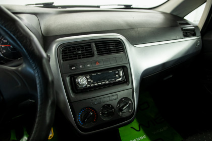 Продажа Fiat Punto III Grande Punto 1.4 MT (77 л.с.) 2009 Синий в Автодом