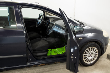 Продажа Fiat Punto III Grande Punto 1.4 MT (77 л.с.) 2009 Синий в Автодом