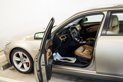 Продажа BMW 5 серии V (E60/E61) Рестайлинг 528i 3.0 AT (230 л.с.) 2008 Серый в Автодом