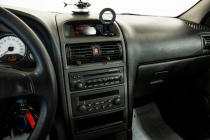 Продажа Opel Astra G 2.2 MT (125 л.с.) 2003 Серебристый в Автодом