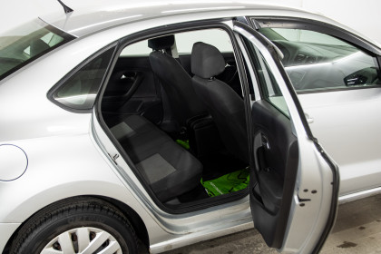 Продажа Volkswagen Polo V 1.6 MT (105 л.с.) 2013 Серебристый в Автодом