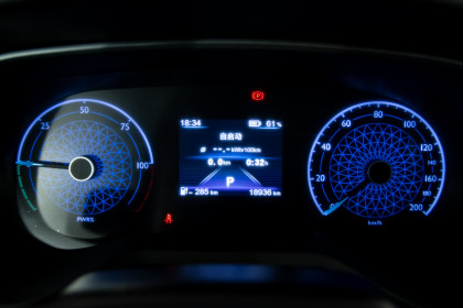 Продажа Hongqi E-QM5 I 56 kWh 0.0 AT (136 л.с.) 2025 Черный в Автодом