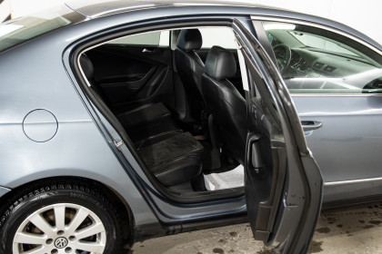 Продажа Volkswagen Passat B6 2.0 AT (163 л.с.) 2007 Серый в Автодом