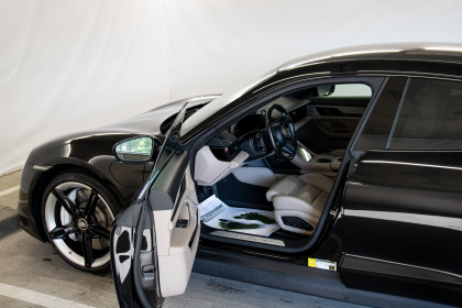 Продажа Porsche Taycan I 4S 0.0 AT (571 л.с.) 2021 Черный в Автодом