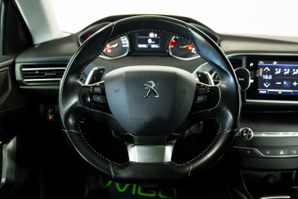 Продажа Peugeot 308 II Рестайлинг 1.5 AT (131 л.с.) 2019 Серый в Автодом