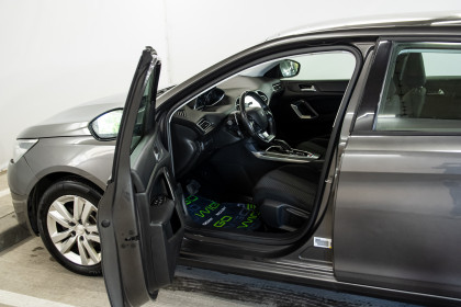 Продажа Peugeot 308 II Рестайлинг 1.5 AT (131 л.с.) 2019 Серый в Автодом