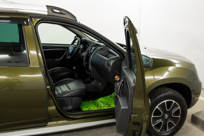 Продажа Renault Duster I Рестайлинг 2.0 MT (143 л.с.) 2016 Зеленый в Автодом