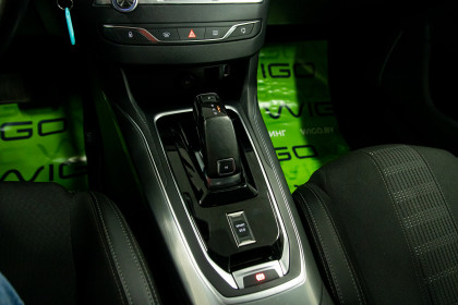 Продажа Peugeot 308 II Рестайлинг 1.2 AT (130 л.с.) 2021 Черный в Автодом