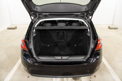 Продажа Peugeot 308 II Рестайлинг 1.2 AT (130 л.с.) 2021 Черный в Автодом