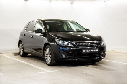 Продажа Peugeot 308 II Рестайлинг 1.2 AT (130 л.с.) 2021 Черный в Автодом