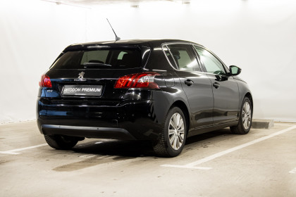 Продажа Peugeot 308 II Рестайлинг 1.2 AT (130 л.с.) 2021 Черный в Автодом