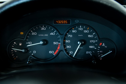Продажа Peugeot 206 I 1.4 MT (68 л.с.) 2002 Серый в Автодом