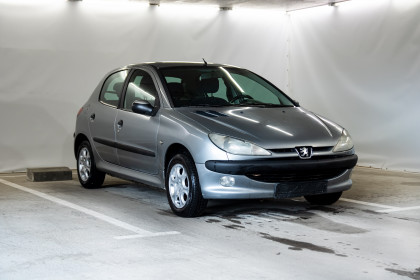 Продажа Peugeot 206 I 1.4 MT (68 л.с.) 2002 Серый в Автодом