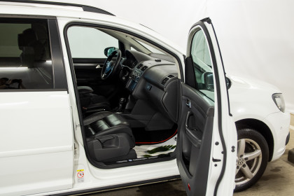 Продажа Volkswagen Touran I Рестайлинг 2 EcoFuel 1.4 AMT (150 л.с.) 2014 Белый в Автодом