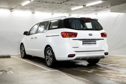 Продажа Kia Carnival III 2.2 AT (202 л.с.) 2019 Белый в Автодом