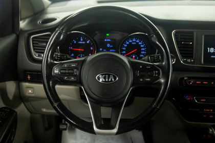 Продажа Kia Carnival III 2.2 AT (202 л.с.) 2019 Белый в Автодом