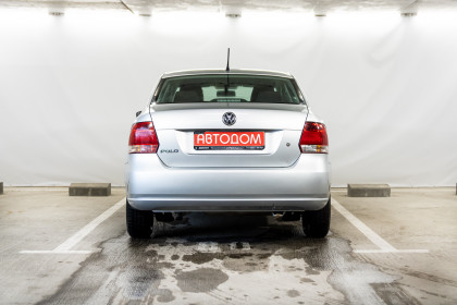 Продажа Volkswagen Polo V 1.6 MT (105 л.с.) 2013 Серебристый в Автодом