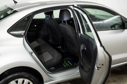 Продажа Volkswagen Polo V 1.6 MT (105 л.с.) 2013 Серебристый в Автодом