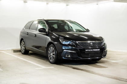 Продажа Peugeot 308 II Рестайлинг 1.2 AT (130 л.с.) 2021 Черный в Автодом