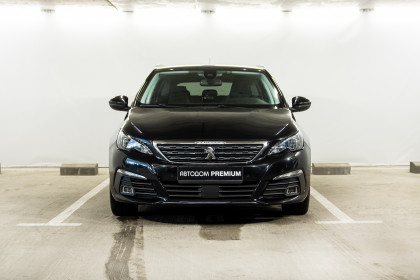 Продажа Peugeot 308 II Рестайлинг 1.2 AT (130 л.с.) 2021 Черный в Автодом