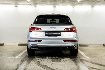 Продажа Audi Q5 II (FY) Рестайлинг 45 TFSI 2.0 AMT (265 л.с.) 2021 Серый в Автодом