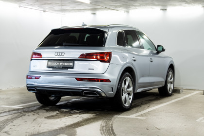 Продажа Audi Q5 II (FY) Рестайлинг 45 TFSI 2.0 AMT (265 л.с.) 2021 Серый в Автодом
