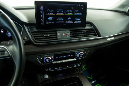 Продажа Audi Q5 II (FY) Рестайлинг 45 TFSI 2.0 AMT (265 л.с.) 2021 Серый в Автодом