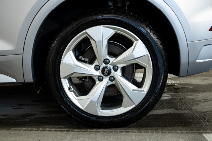 Продажа Audi Q5 II (FY) Рестайлинг 45 TFSI 2.0 AMT (265 л.с.) 2021 Серый в Автодом