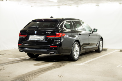 Продажа BMW 5 серии VII (G30/G31/G38) Рестайлинг 520i 2.0 AT (184 л.с.) 2023 Черный в Автодом