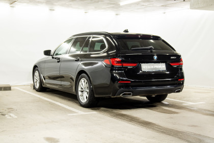 Продажа BMW 5 серии VII (G30/G31/G38) Рестайлинг 520i 2.0 AT (184 л.с.) 2023 Черный в Автодом