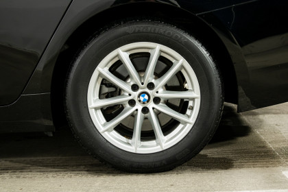 Продажа BMW 5 серии VII (G30/G31/G38) Рестайлинг 520i 2.0 AT (184 л.с.) 2023 Черный в Автодом