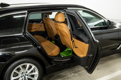 Продажа BMW 5 серии VII (G30/G31/G38) Рестайлинг 520i 2.0 AT (184 л.с.) 2023 Черный в Автодом