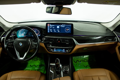 Продажа BMW 5 серии VII (G30/G31/G38) Рестайлинг 520i 2.0 AT (184 л.с.) 2023 Черный в Автодом