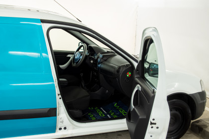 Продажа Lada (ВАЗ) Largus I 1.6 MT (102 л.с.) 2016 Белый в Автодом