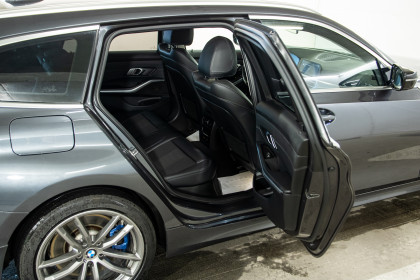 Продажа BMW 3 серии VII (G2x) 320d 2.0 AT (190 л.с.) 2020 Черный в Автодом