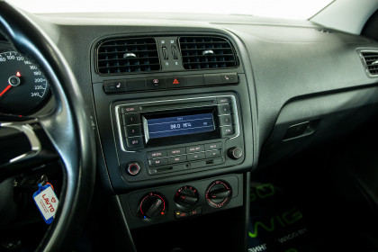 Продажа Volkswagen Polo V Рестайлинг 1.6 MT (105 л.с.) 2015 Синий в Автодом