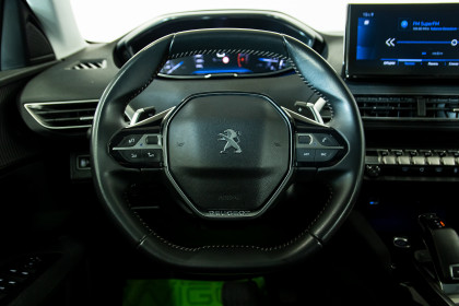 Продажа Peugeot 5008 II Рестайлинг 1.5 AT (130 л.с.) 2021 Черный в Автодом