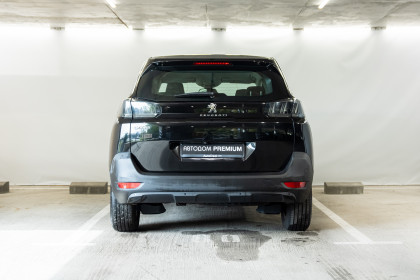Продажа Peugeot 5008 II Рестайлинг 1.5 AT (130 л.с.) 2021 Черный в Автодом