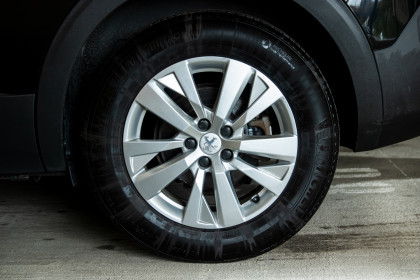 Продажа Peugeot 5008 II Рестайлинг 1.5 AT (130 л.с.) 2021 Черный в Автодом