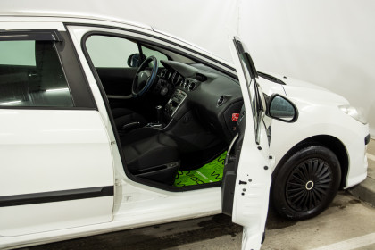 Продажа Peugeot 308 I 1.6 AT (120 л.с.) 2010 Белый в Автодом