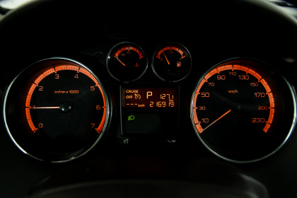 Продажа Peugeot 308 I 1.6 AT (120 л.с.) 2010 Белый в Автодом
