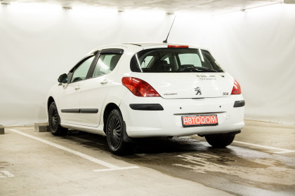 Продажа Peugeot 308 I 1.6 AT (120 л.с.) 2010 Белый в Автодом