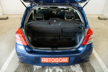 Продажа Toyota Yaris II Рестайлинг 1.0 MT (69 л.с.) 2011 Синий в Автодом