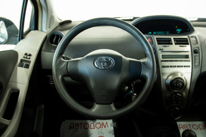 Продажа Toyota Yaris II Рестайлинг 1.0 MT (69 л.с.) 2011 Синий в Автодом